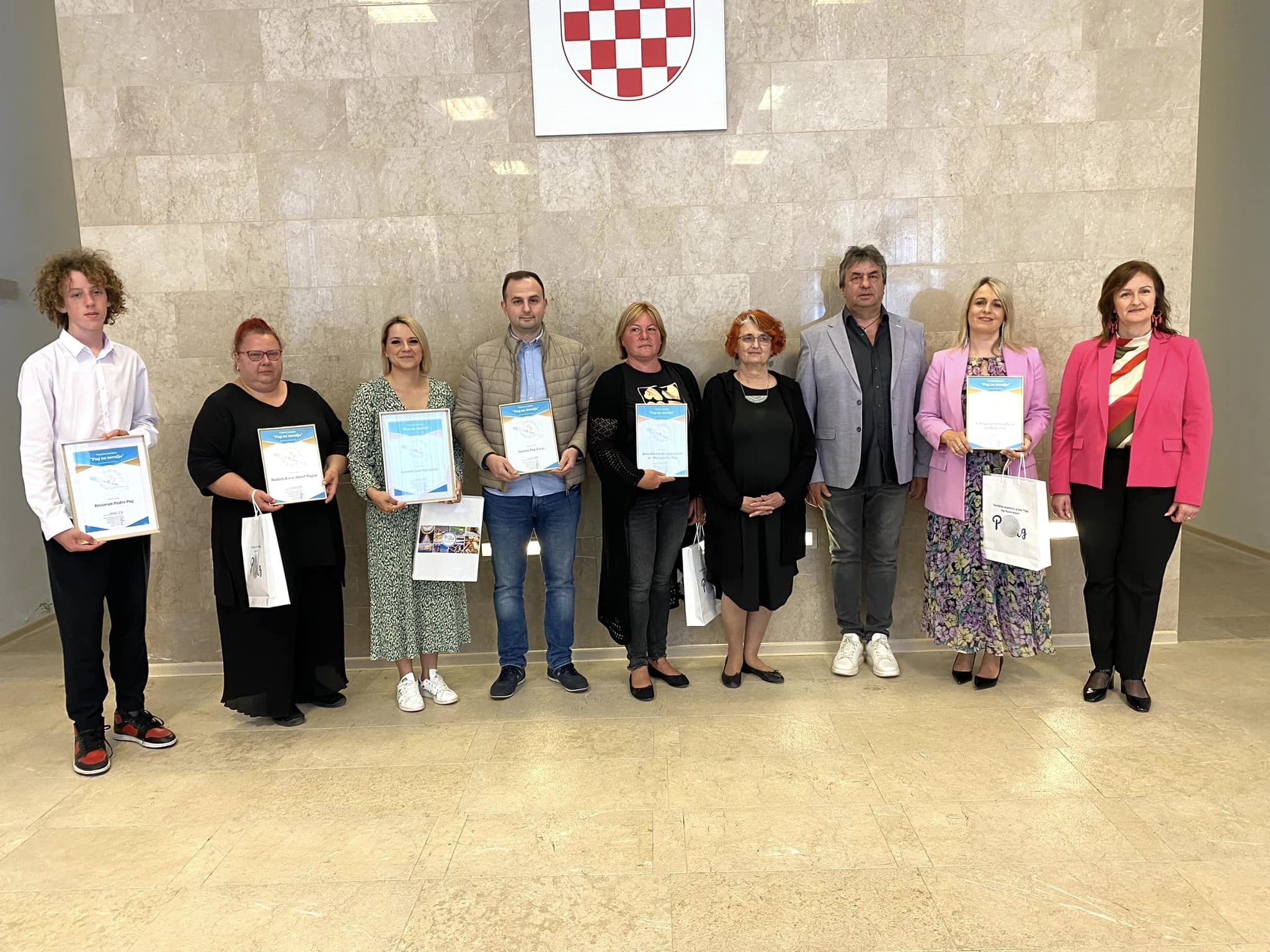 Dodjela certifikata Pag na meniju2